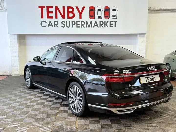 Audi A8 2018 photo 5