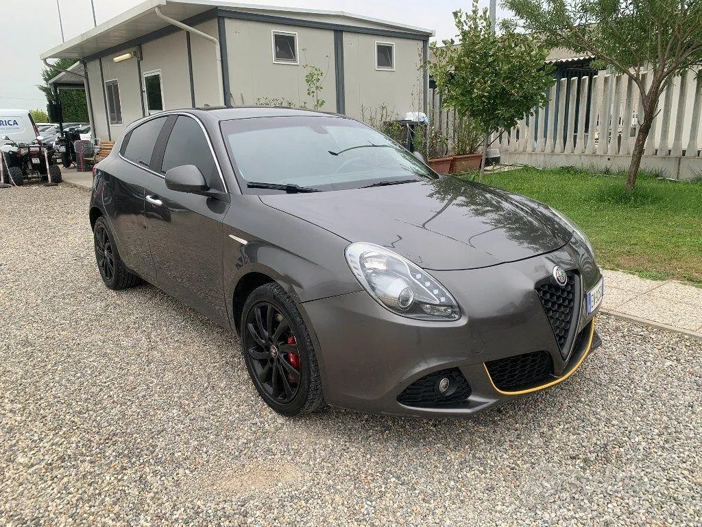 Alfa Romeo Giulietta 2012 photo 3