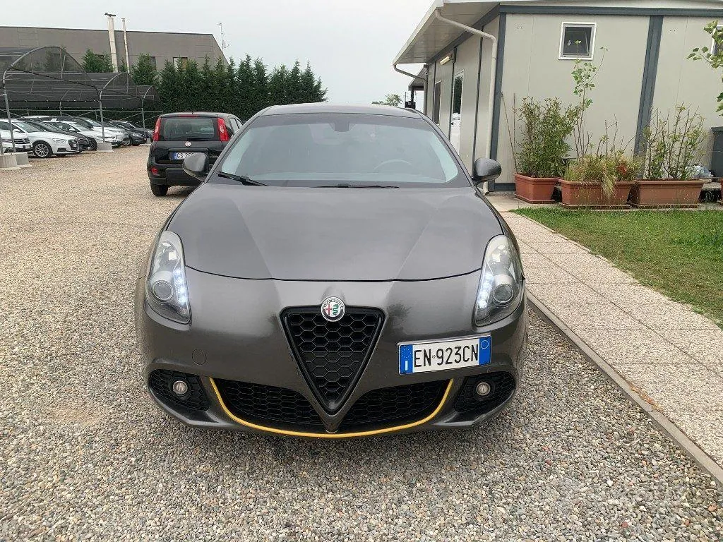 Alfa Romeo Giulietta 2012 photo 2