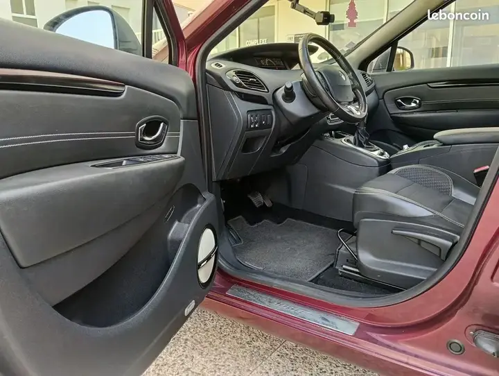 Renault Grand Scenic 2015 photo 5