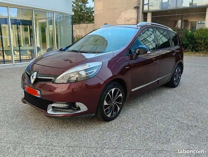 Renault Grand Scenic 2015 photo 2