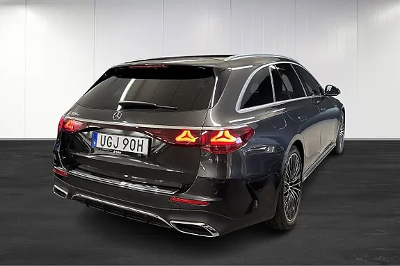 Mercedes-Benz E300 2025 photo 4