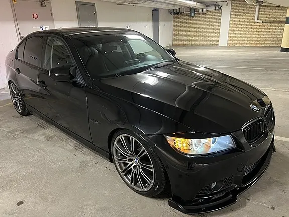 BMW 320D 2010 photo 4