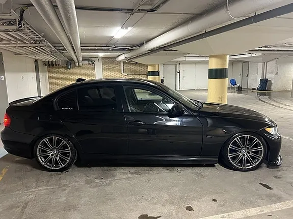BMW 320D 2010 photo 5