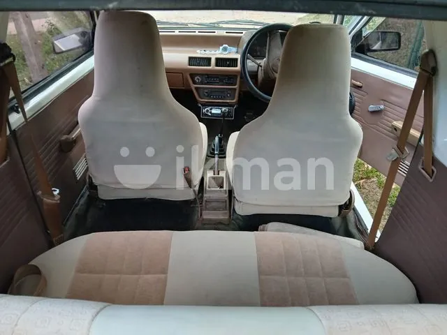 Nissan March 1991 photo 4