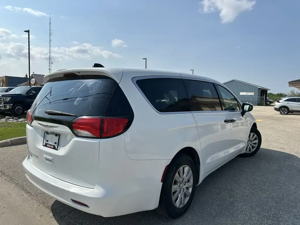 Chrysler Grand Caravan 2021 photo 5