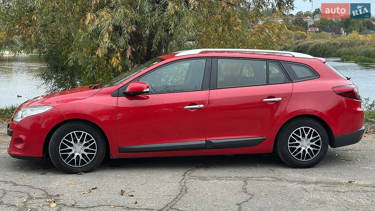 Renault Megane 2011 photo 2