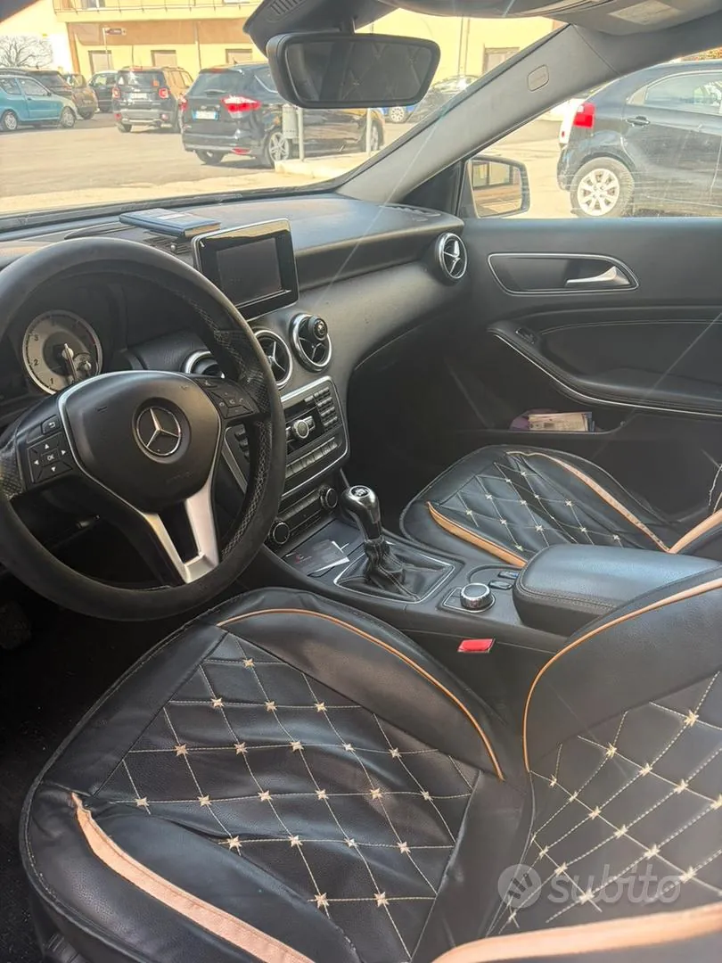 Mercedes-Benz A 180 2014 photo 3