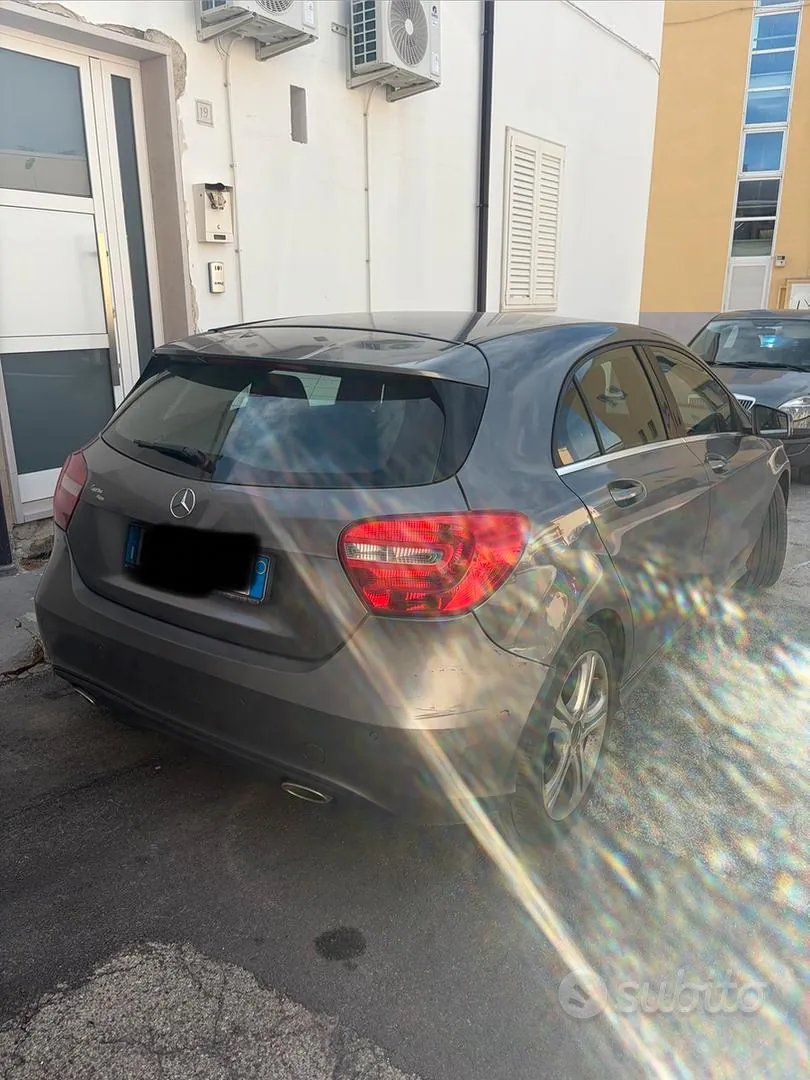 Mercedes-Benz A 180 2014 photo 2