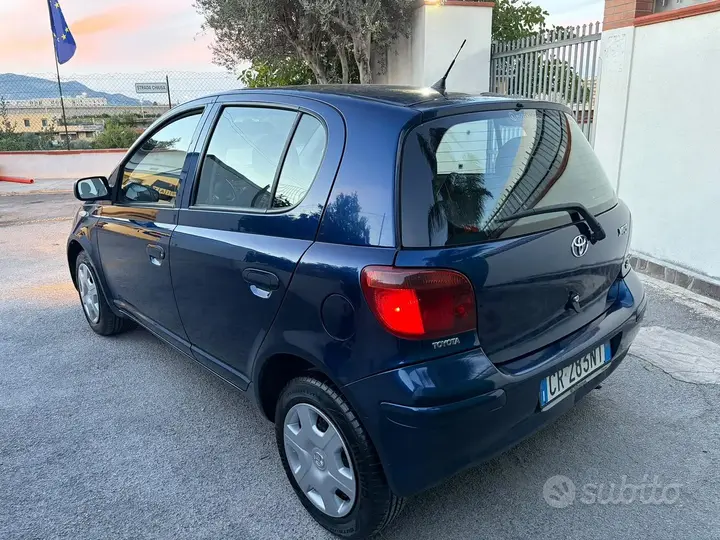 Toyota Yaris 2004 photo 4