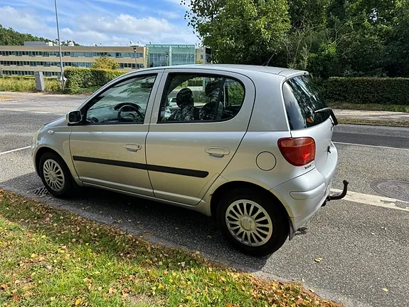 Toyota Yaris 2004 photo 3