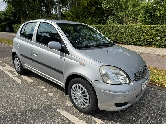 Toyota Yaris 2004 photo 2