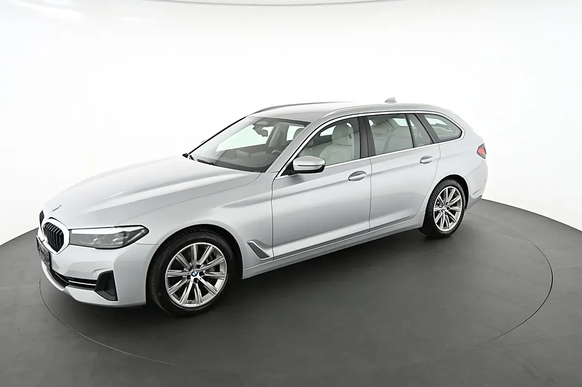 BMW 5 Series 2021 photo 3
