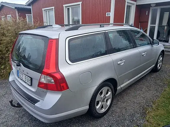 Volvo V70 2010 photo 4