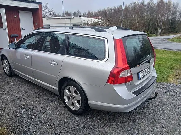 Volvo V70 2010 photo 3