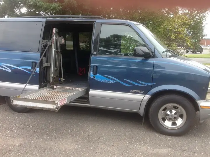 Chevrolet Astro 1998 photo 3