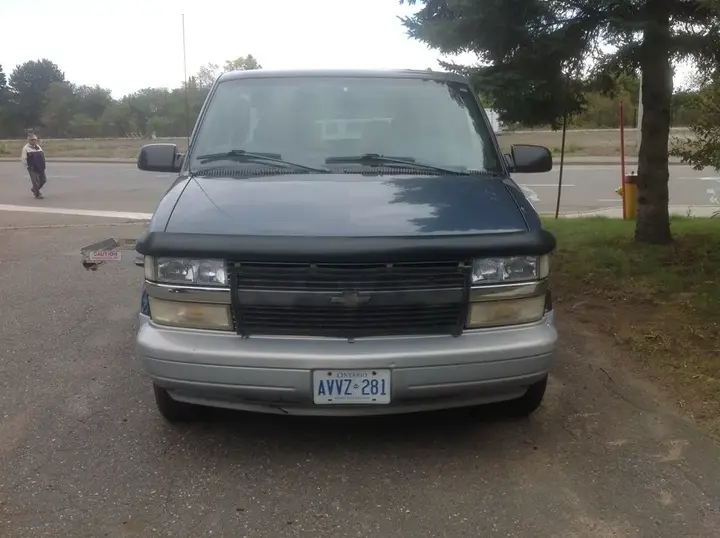 Chevrolet Astro 1998 photo 2