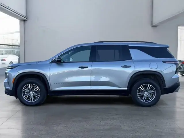 Chevrolet Traverse 2026 photo 2