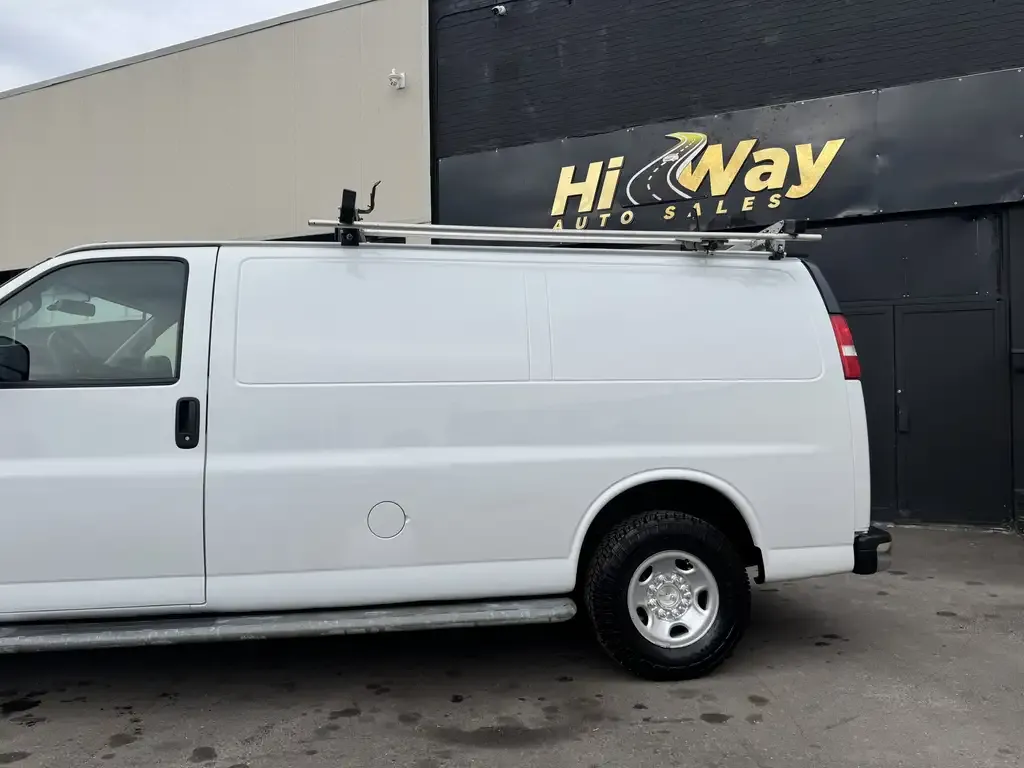 GMC Savana 2500 2019 photo 3