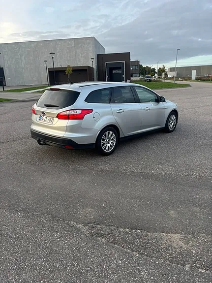 Ford Focus 2011 photo 3