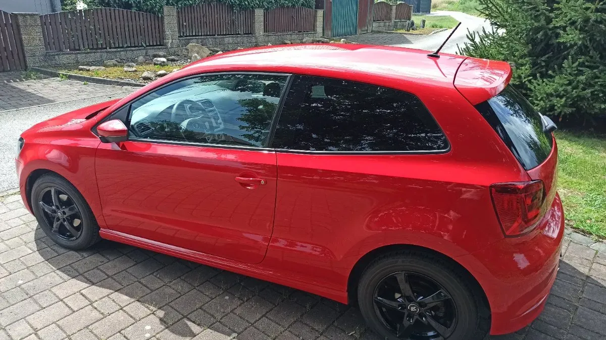 Volkswagen Polo 2016 photo 2