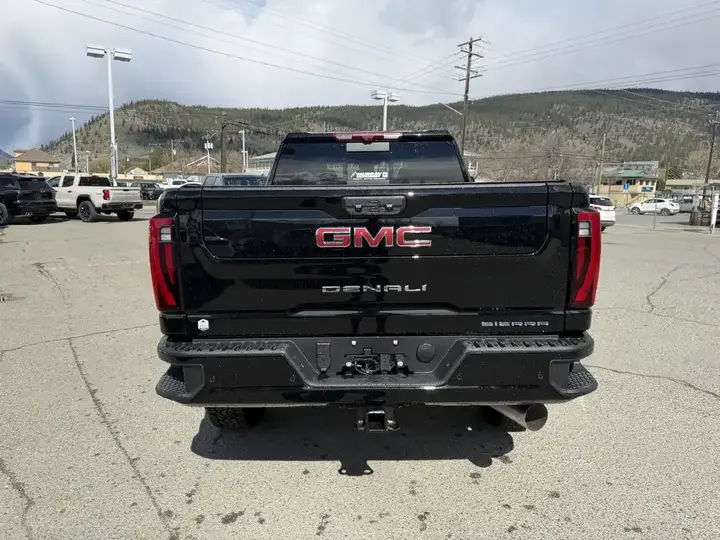 GMC Sierra 3500Hd 2026 photo 4