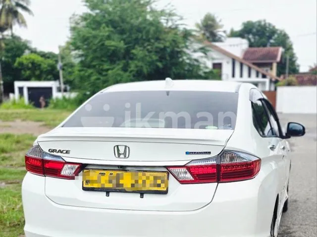 Honda Grace 2015 photo 4