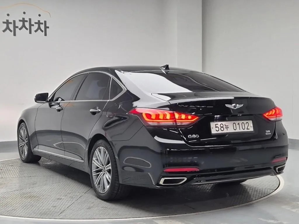 Genesis G80 2017 photo 2