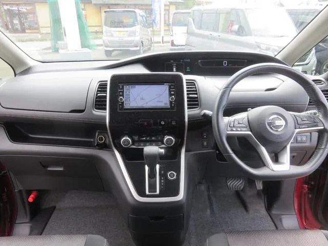 Nissan Serena 2018 photo 2