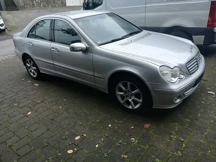 Mercedes-Benz C180
