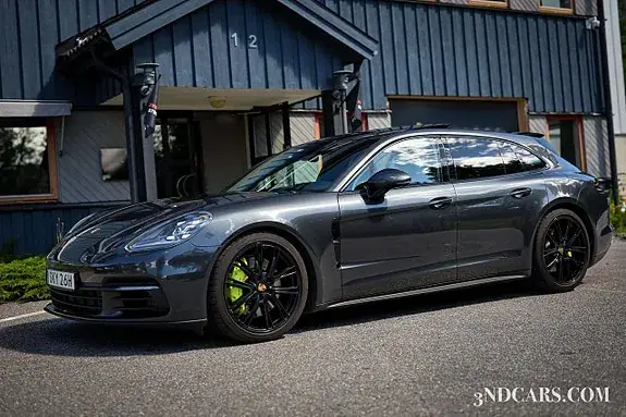 Porsche Panamera 4