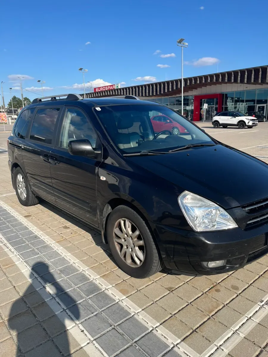 Kia Carnival 2007 photo 2