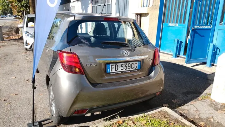 Toyota Yaris 2016 photo 2