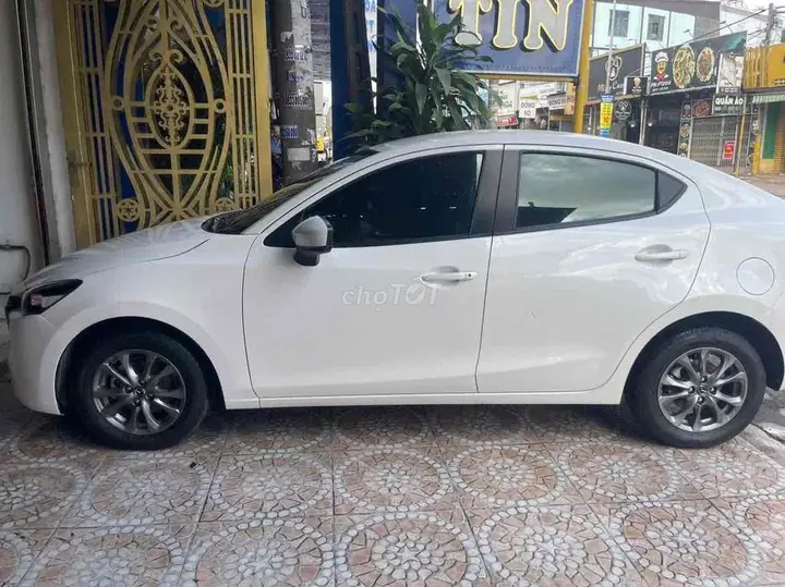 Mazda Mazda2 2024 photo 2