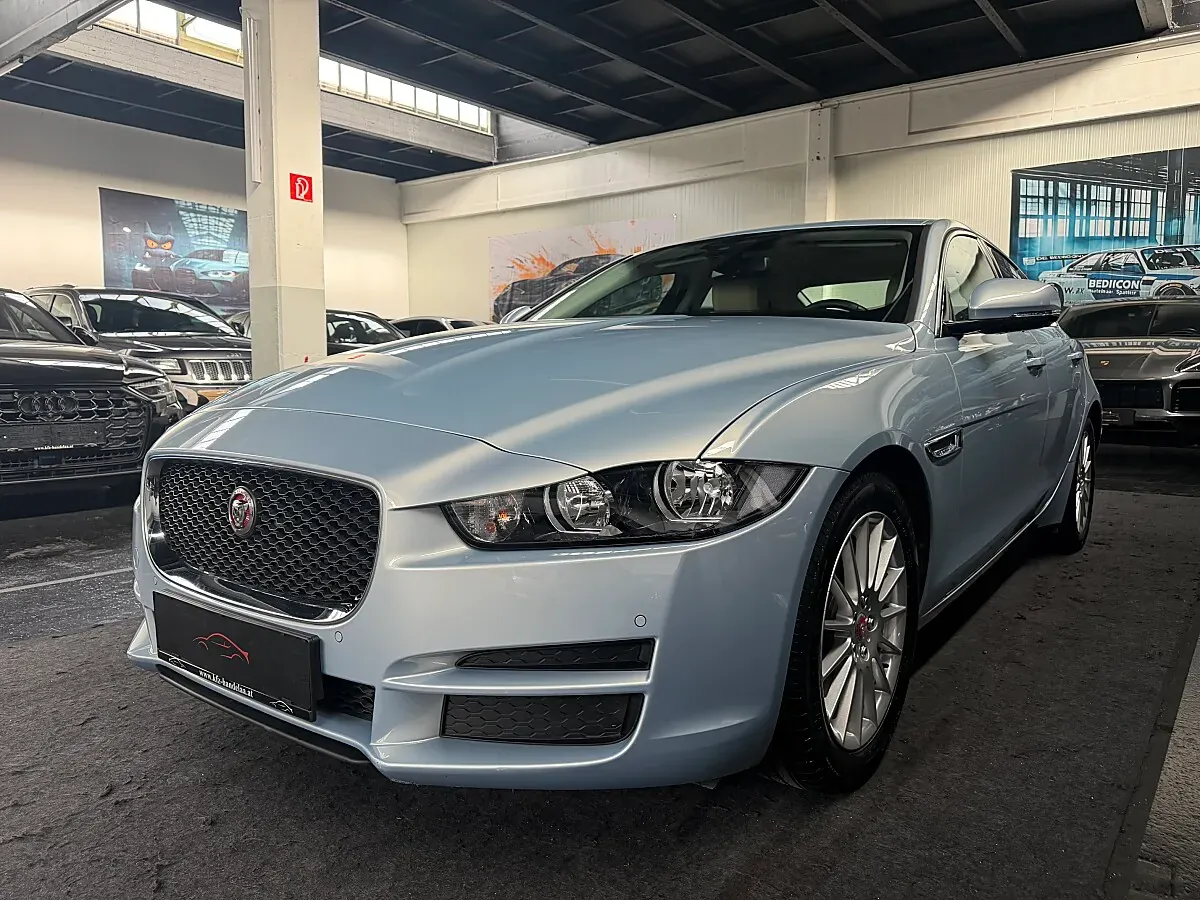 Jaguar Xe