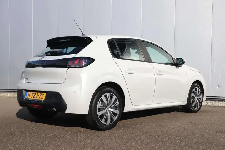 Peugeot 208 2020 photo 4