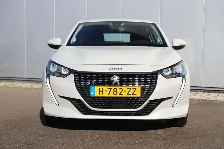 Peugeot 208 2020 photo 2