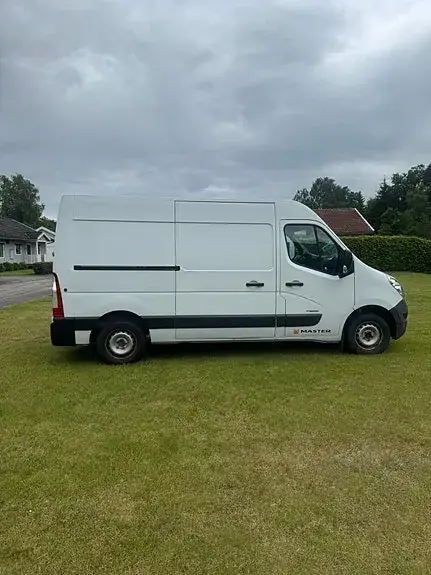 Renault Master 2011 photo 2