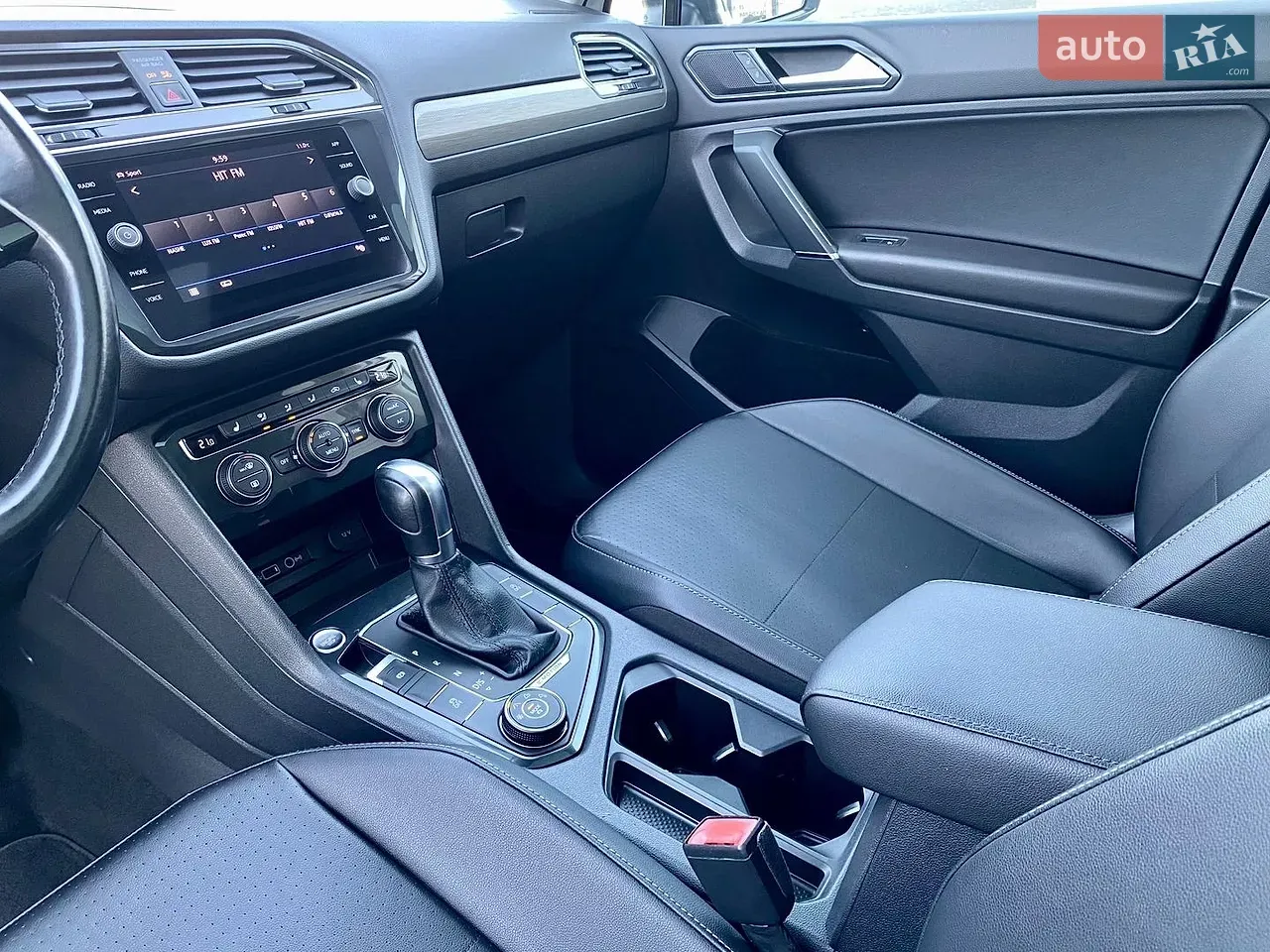 Volkswagen Tiguan 2018 photo 2