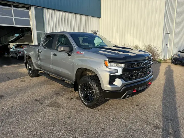 Chevrolet Silverado 1500 2024 photo 3
