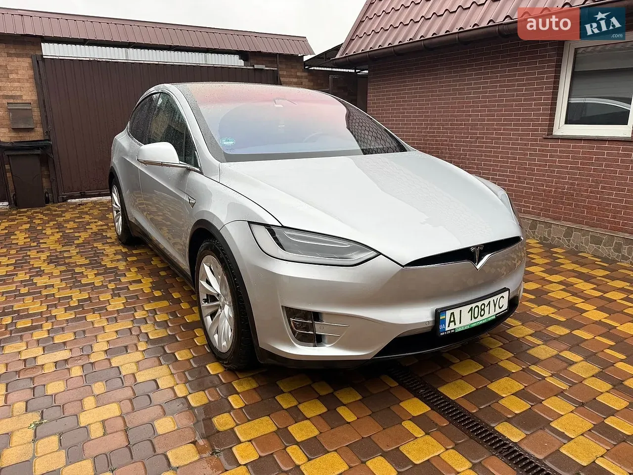 Tesla Model X 2018 photo 2