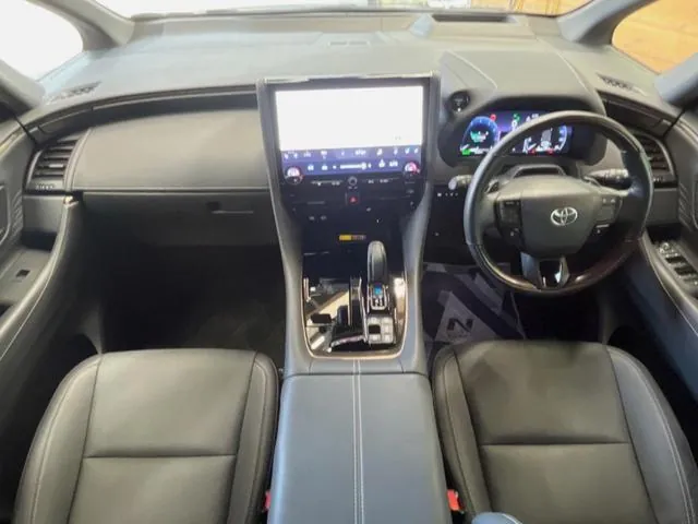Toyota Alphard Hybrid Z 2023 photo 2