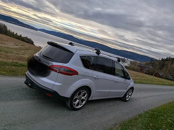 Ford S-Max 2014 photo 3