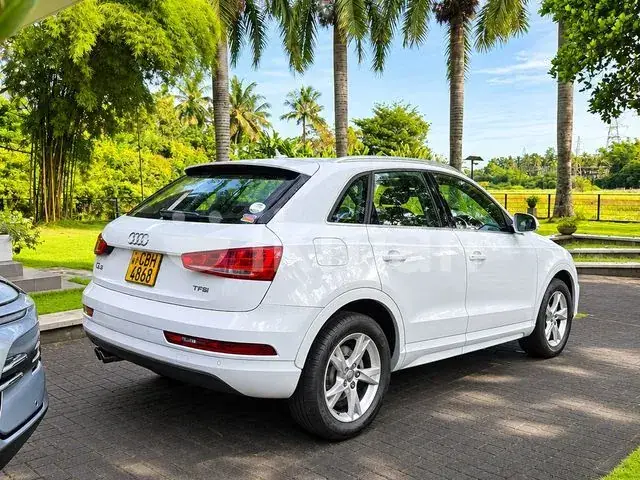 Audi Q3 2017 photo 2
