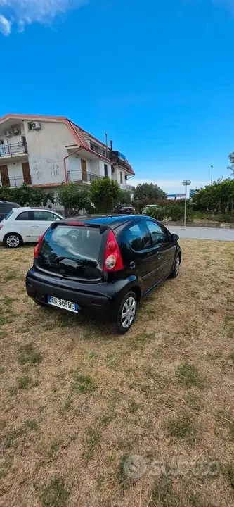 Peugeot 107 2011 photo 4