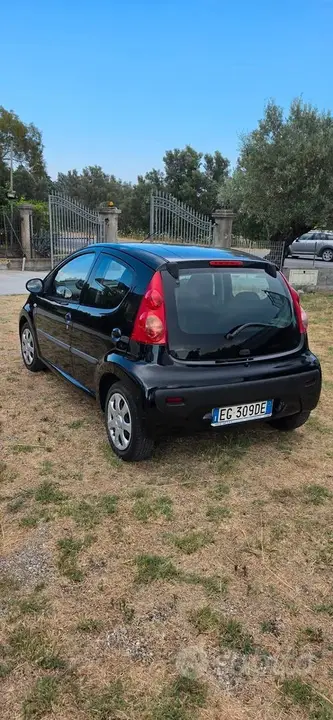 Peugeot 107 2011 photo 3