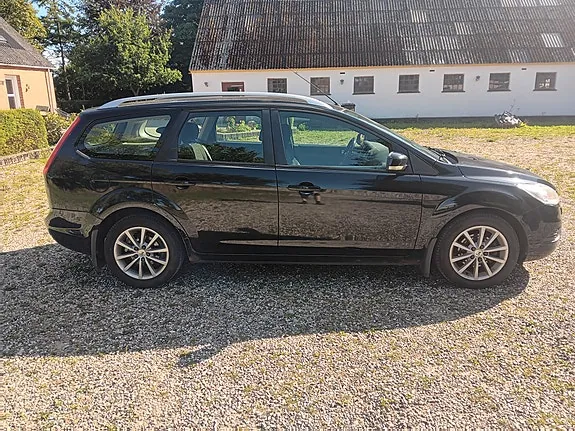 Ford Focus 2011 photo 3