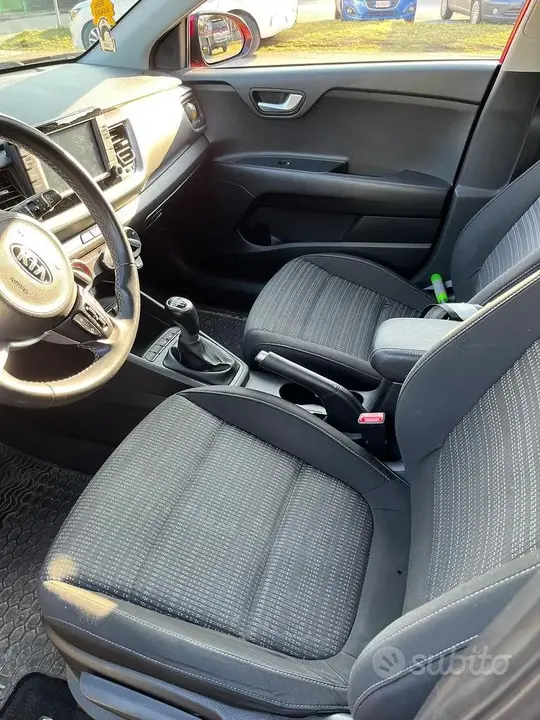Kia Stonic 2019 photo 4