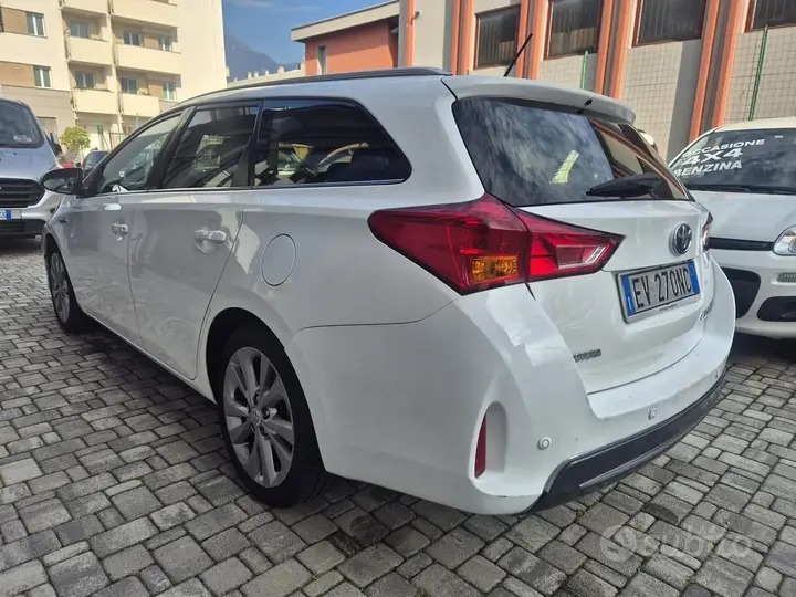 Toyota Auris 2014 photo 4