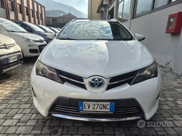 Toyota Auris 2014 photo 5